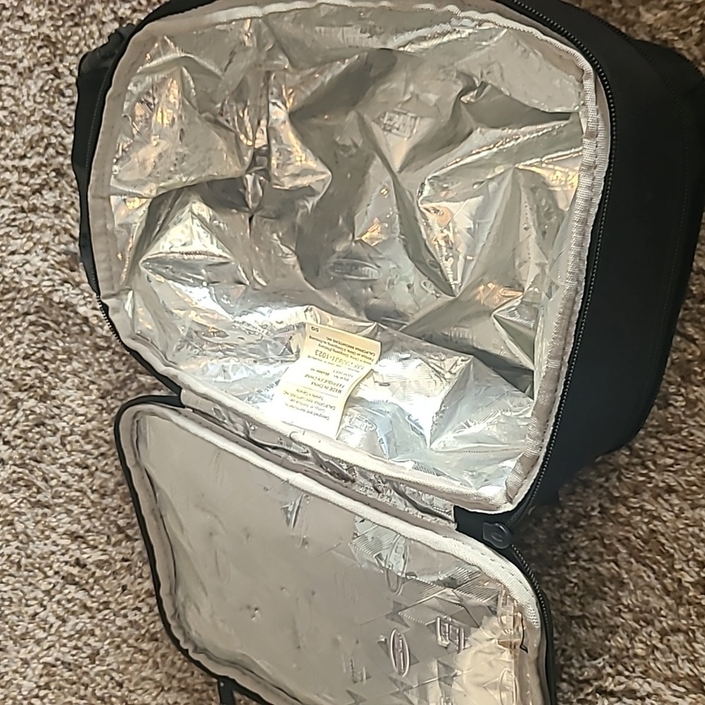 Columbia Black Lunch Bag with Accessories - Picture 8 of 11